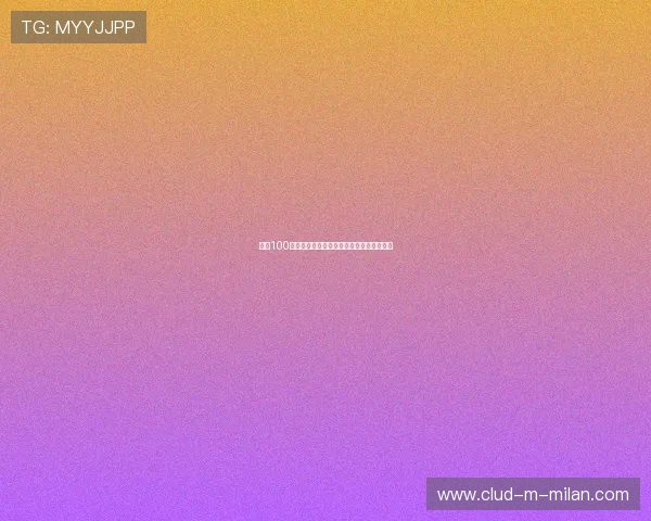 男子100米选手起跑时假动作，自己摔倒，对手笑倒