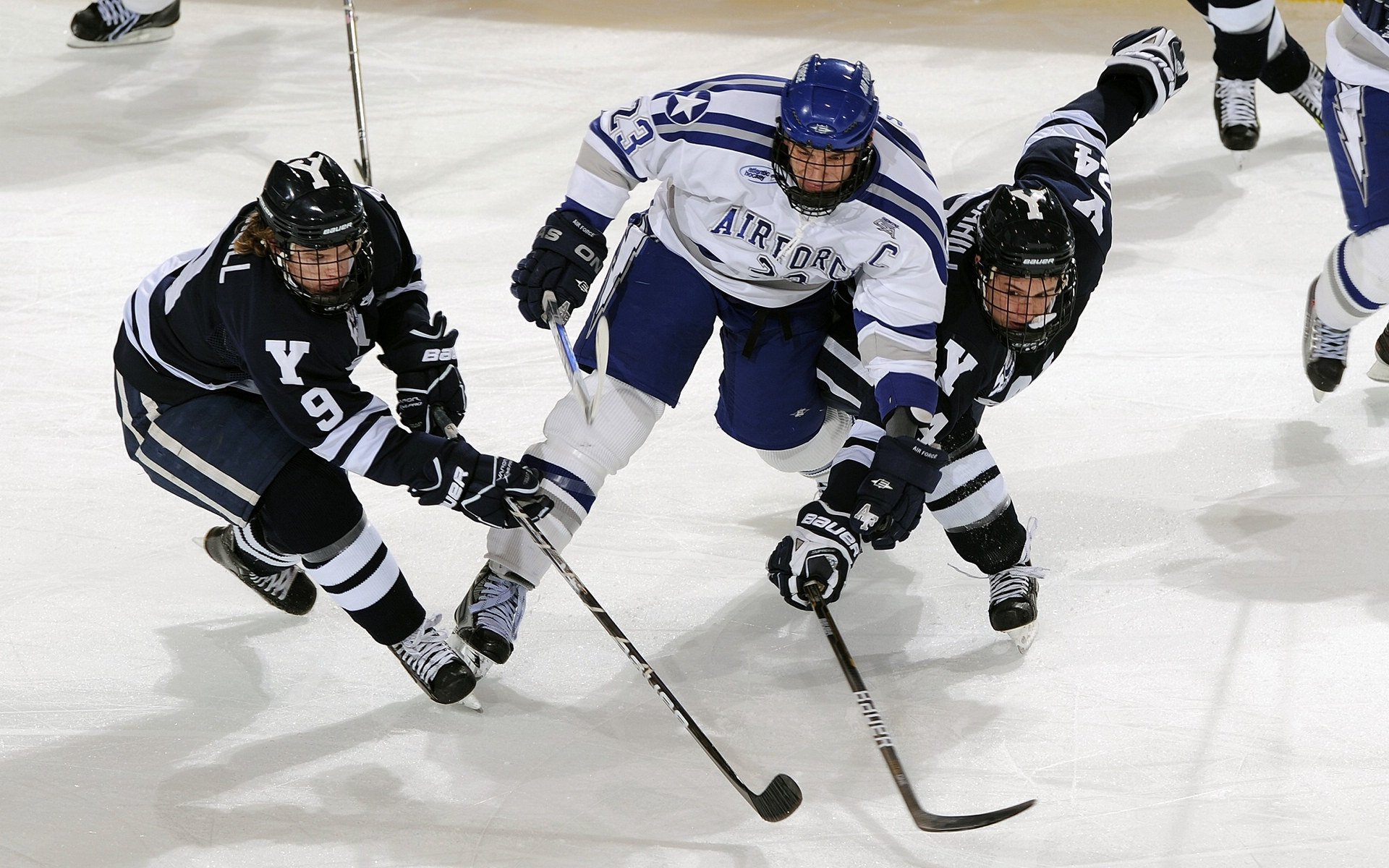 世界青年花样滚冰锦标赛中国代表团表现出彩，世界花样滑冰青年锦标赛